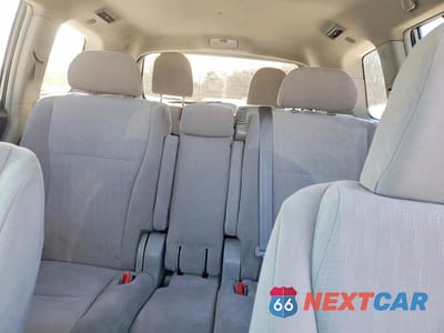 Zdjęcie 10 z 13 samochodu: 2011 TOYOTA HIGHLANDER BASE VIN:5TDZK3EH9BS046671 - miniatura