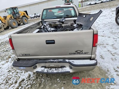 Zdjęcie 6 z 12 samochodu: 2000 CHEVROLET S TRUCK S10 VIN:1GCCS1452YK252206 - miniatura