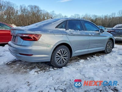 Trzecie zdjęcie samochodu z tyłu: 2020 VOLKSWAGEN JETTA S VIN:3VWC57BU1LM105796 - miniatura