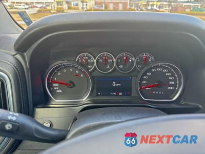 Zdjęcie 8 z 10 samochodu: 2021 CHEVROLET SILVERADO K1500 LT TRAIL BOSS VIN:3GCPYFED3MG246645 - miniatura