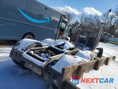 Czwarte zdjęcie samochodu z boku: 2008 KENWORTH CONSTRUCTION T800 VIN:1XKDDB0X48J934512 - miniatura