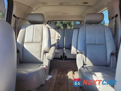 Zdjęcie 10 z 14 samochodu: 2009 CHEVROLET SUBURBAN C1500 LT VIN:1GNFC26049R186405 - miniatura