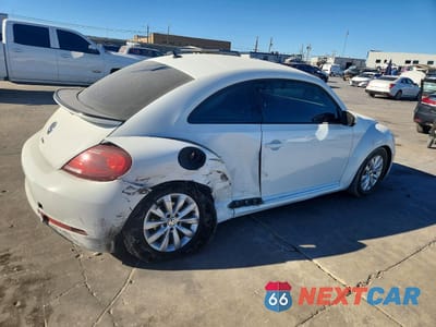 Trzecie zdjęcie samochodu z tyłu: 2019 VOLKSWAGEN BEETLE S VIN:3VWFD7AT5KM706345 - miniatura