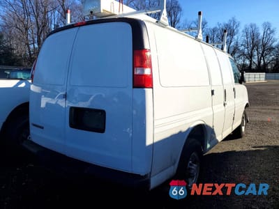 Trzecie zdjęcie samochodu z tyłu: 2025 CHEVROLET EXPRESS G3500 VIN:1GCZGGF7XS1105299 - miniatura