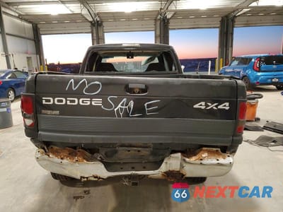 Zdjęcie 6 z 12 samochodu: 2001 DODGE RAM 1500 VIN:3B7HF13Z71M242624 - miniatura