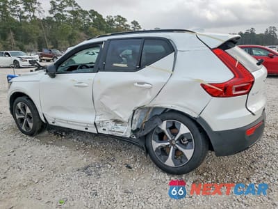 Drugie zdjęcie samochodu z przodu: 2025 VOLVO XC40 PLUS VIN:YV4L12UC5S2609227 - miniatura