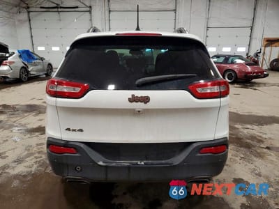 Zdjęcie 6 z 13 samochodu: 2017 JEEP CHEROKEE LATITUDE VIN:1C4PJMCS4HW509047 - miniatura