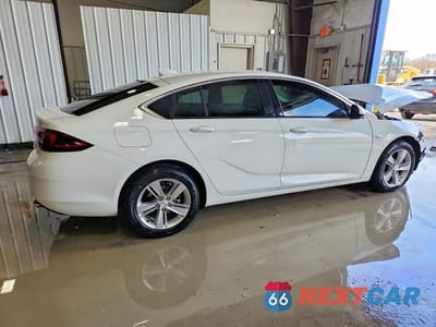 Trzecie zdjęcie samochodu z tyłu: 2018 BUICK REGAL PREFERRED VIN:W04GL6SX2J1080054 - miniatura
