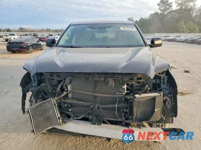 Piąte zdjęcie samochodu w środku: 2024 TOYOTA TUNDRA CREWMAX SR VIN:5TFLA5DB8RX230392 - miniatura