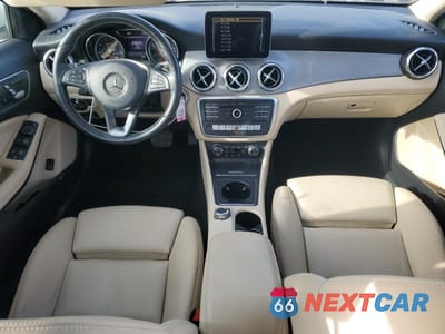 Zdjęcie 8 z 12 samochodu: 2019 MERCEDES-BENZ GLA 250 VIN:WDCTG4EB5KJ551896 - miniatura