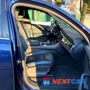 Piąte zdjęcie samochodu w środku: 2021 AUDI Q7 PREMIUM VIN:WA1AXAF70MD010157 - miniatura