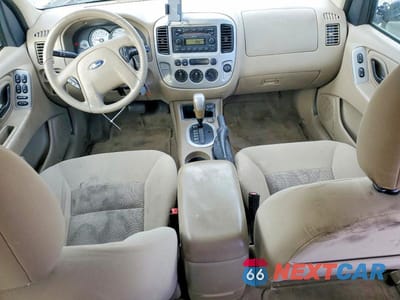 Zdjęcie 8 z 13 samochodu: 2006 FORD ESCAPE XLT VIN:1FMYU93136KA60699 - miniatura