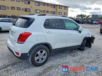 Trzecie zdjęcie samochodu z tyłu: 2022 CHEVROLET TRAX 1LT VIN:KL7CJLSM0NB508683 - miniatura
