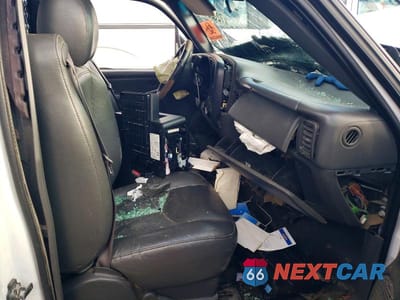 Zdjęcie 7 z 11 samochodu: 2003 CHEVROLET SILVERADO FLATBED TRUCK VIN:1GBJC34U03E304919 - miniatura