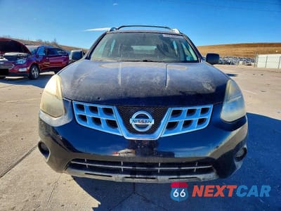Piąte zdjęcie samochodu w środku: 2015 NISSAN ROGUE SELECT S VIN:JN8AS5MV2FW771118 - miniatura