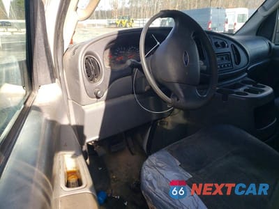 Zdjęcie 8 z 13 samochodu: 2004 FORD E250 UTILITY / SERVICE VAN VIN:1FTNE24WX4HB31882 - miniatura