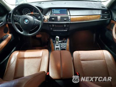 Zdjęcie 8 z 13 samochodu: 2013 BMW X5 XDRIVE50I VIN:5UXZV8C51D0C15957 - miniatura