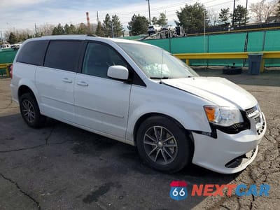 Czwarte zdjęcie samochodu z boku: 2017 DODGE GRAND CARAVAN SXT VIN:2C4RDGCG4HR671671 - miniatura