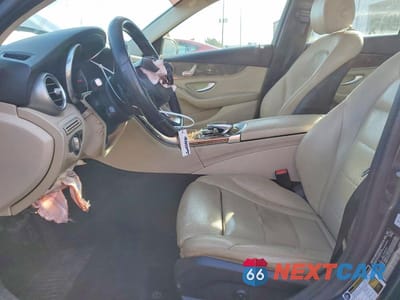 Zdjęcie 7 z 11 samochodu: 2015 MERCEDES-BENZ C 300 4MATIC VIN:55SWF4KB4FU032554 - miniatura