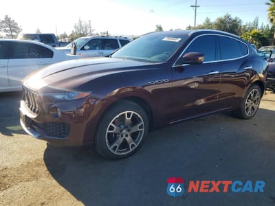 2017 MASERATI LEVANTE LUXURY ZN661XUL8HX211808 - główne zdjęcie licytacji z USA - miniatura