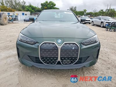 Piąte zdjęcie samochodu w środku: 2024 BMW I4 EDRIVE 35 VIN:WBY43AW05RFS39056 - miniatura