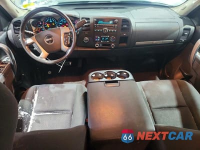 Zdjęcie 8 z 12 samochodu: 2010 GMC SIERRA K1500 SLE VIN:3GTRKVE39AG268950 - miniatura