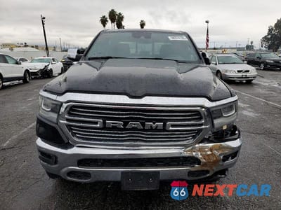 Piąte zdjęcie samochodu w środku: 2023 RAM 1500 LARAMIE VIN:1C6RREJT6PN545868 - miniatura