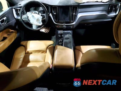 Zdjęcie 8 z 12 samochodu: 2019 VOLVO XC60 T6 VIN:YV4A22RK1K1379907 - miniatura