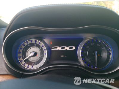 Zdjęcie 9 z 13 samochodu: 2015 CHRYSLER 300C PLATINUM VIN:2C3CCAPT0FH882483 - miniatura