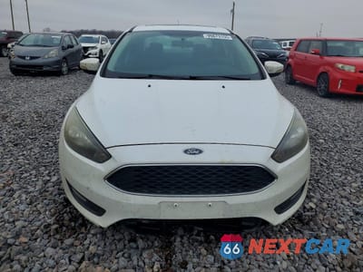 Piąte zdjęcie samochodu w środku: 2017 FORD FOCUS SEL VIN:1FADP3H26HL249004 - miniatura