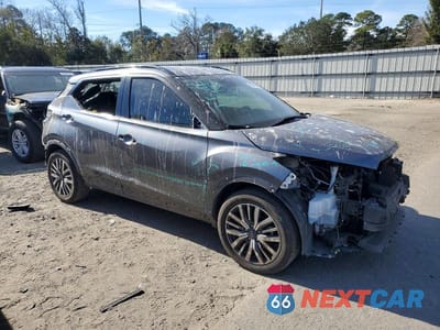 Czwarte zdjęcie samochodu z boku: 2023 NISSAN KICKS SR VIN:3N1CP5DV6PL526225 - miniatura