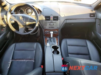 Zdjęcie 8 z 12 samochodu: 2010 MERCEDES-BENZ C 300 4MATIC VIN:WDDGF8BB5AF401638 - miniatura