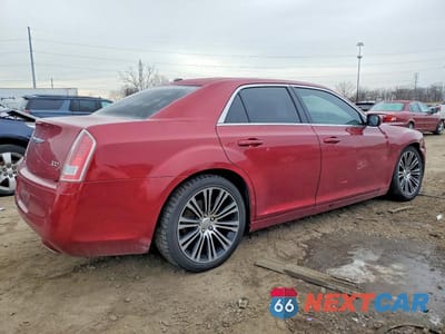 Trzecie zdjęcie samochodu z tyłu: 2013 CHRYSLER 300 S VIN:2C3CCABT8DH557911 - miniatura