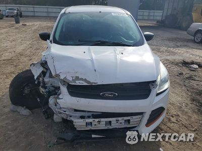 Piąte zdjęcie samochodu w środku: 2016 FORD ESCAPE S VIN:1FMCU0F78GUC74387 - miniatura