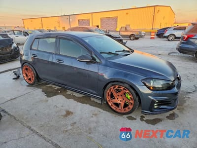 Czwarte zdjęcie samochodu z boku: 2018 VOLKSWAGEN GTI S VIN:3VW547AU4JM254830 - miniatura