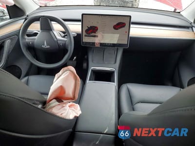 Zdjęcie 8 z 12 samochodu: 2024 TESLA MODEL Y VIN:7SAYGDEE6RA222325 - miniatura