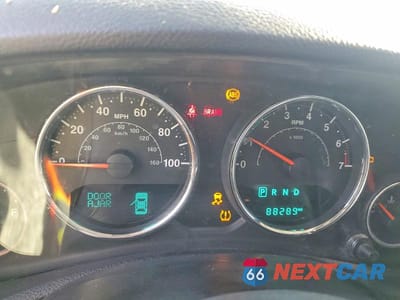 Zdjęcie 9 z 13 samochodu: 2016 JEEP WRANGLER UNLIMITED SAHARA VIN:1C4HJWEG0GL244183 - miniatura