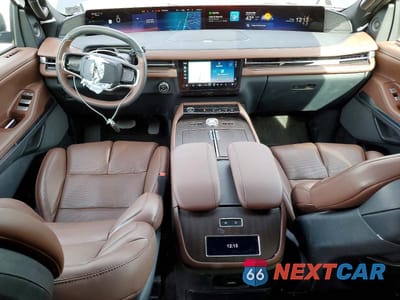 Zdjęcie 8 z 12 samochodu: 2025 LINCOLN NAVIGATOR L RESERVE VIN:5LMJJ3LG9SEL15390 - miniatura