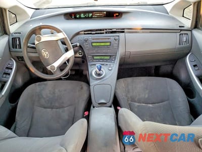 Zdjęcie 8 z 12 samochodu: 2005 TOYOTA PRIUS VIN:JTDKN3DU1A0164450 - miniatura