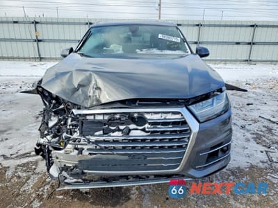 Piąte zdjęcie samochodu w środku: 2018 AUDI Q7 PREMIUM PLUS VIN:WA1LAAF7XJD033077 - miniatura