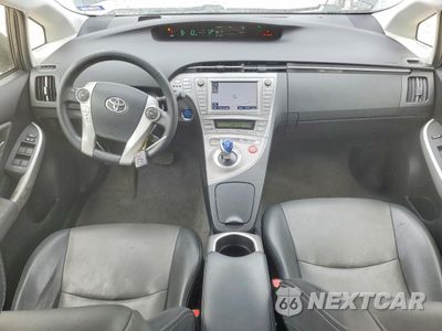 Zdjęcie 8 z 13 samochodu: 2014 TOYOTA PRIUS VIN:JTDKN3DUXE1850504 - miniatura