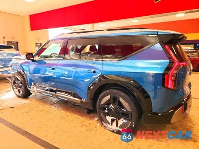 Drugie zdjęcie samochodu z przodu: 2024 KIA EV9 GT LINE VIN:KNDAEFS54R6021770 - miniatura