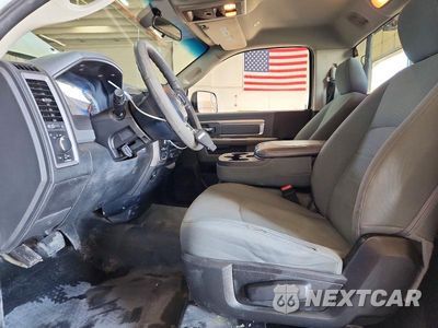 Zdjęcie 7 z 11 samochodu: 2018 RAM 1500 ST VIN:3C6JR7DT7JG243011 - miniatura