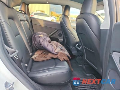 Zdjęcie 10 z 12 samochodu: 2025 TESLA MODEL Y VIN:7SAYGDEE3SF243870 - miniatura