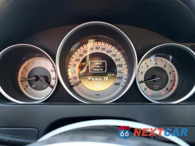 Zdjęcie 9 z 13 samochodu: 2012 MERCEDES-BENZ C 300 4MATIC VIN:WDDGF8BB2CR193865 - miniatura