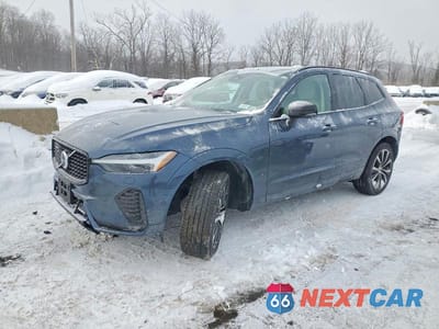 2023 VOLVO XC60 PLUS YV4L12RW0P1331482 - główne zdjęcie licytacji z USA - miniatura