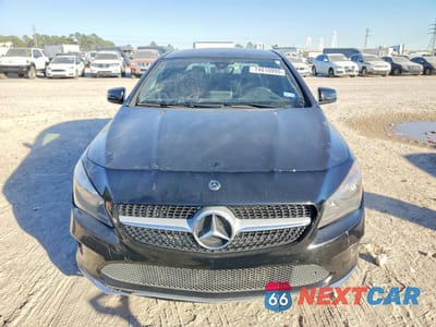Piąte zdjęcie samochodu w środku: 2018 MERCEDES-BENZ CLA 250 VIN:WDDSJ4EB4JN604457 - miniatura