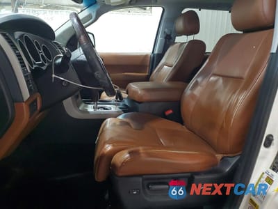 Zdjęcie 7 z 13 samochodu: 2016 TOYOTA SEQUOIA PLATINUM VIN:5TDDY5G1XGS143244 - miniatura