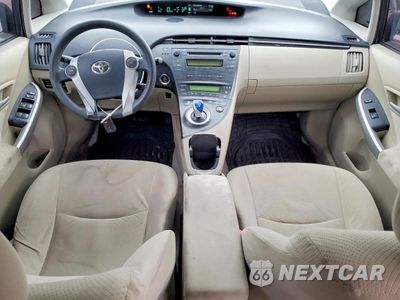 Zdjęcie 8 z 12 samochodu: 2011 TOYOTA PRIUS VIN:JTDKN3DU7B1411725 - miniatura