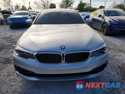 Piąte zdjęcie samochodu w środku: 2017 BMW 530 XI VIN:WBAJA7C38HG903741 - miniatura